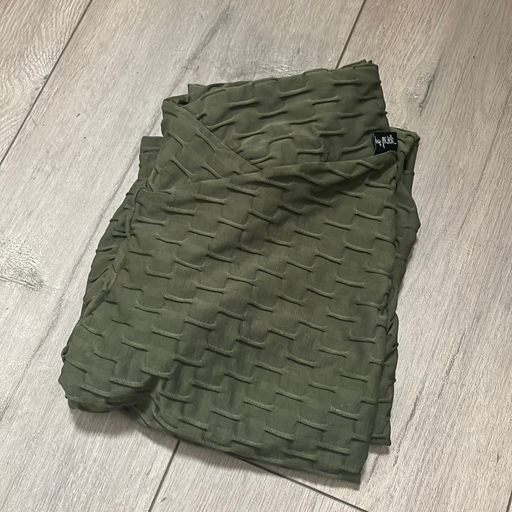 LiCi Fit Scrunch Butt Leggings| Size M | Never worn